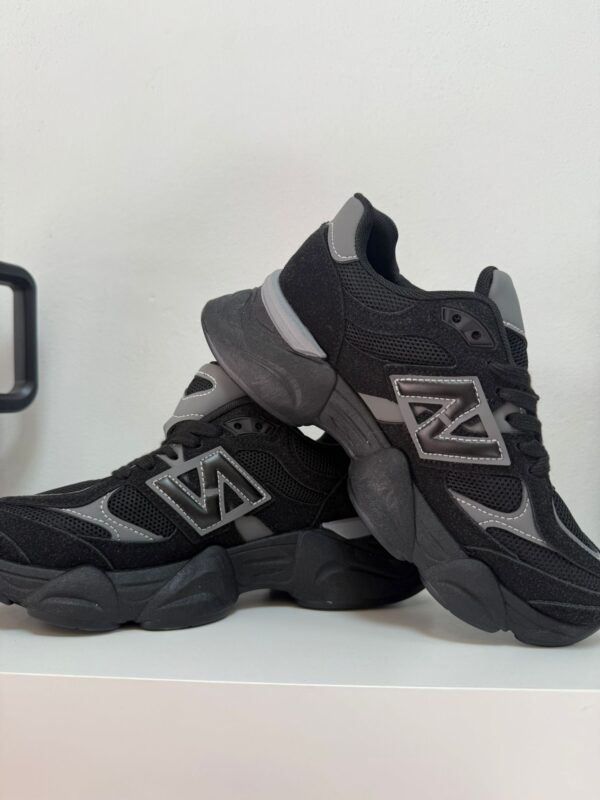 Deportivas NW Negras