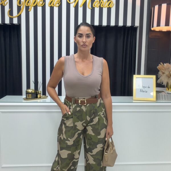 Pantalón Camuflaje Oscuro Cinturón